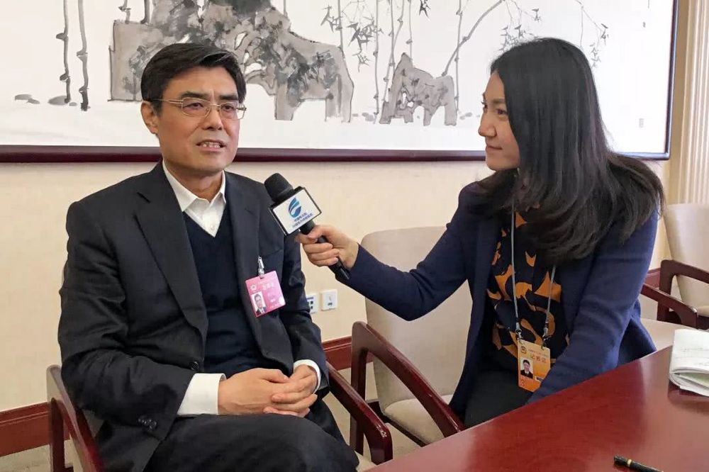 當(dāng)好能源轉(zhuǎn)型與清潔發(fā)展排頭兵——訪全國(guó)政協(xié)委員，中國(guó)華能集團(tuán)有限公司董事長(zhǎng)、黨組書(shū)記舒印彪