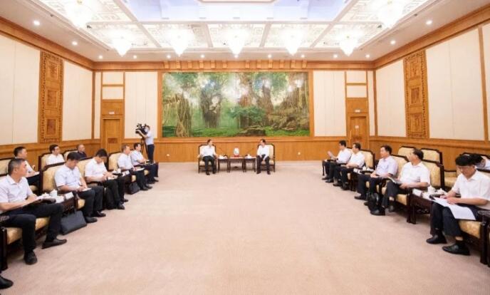 中核集團(tuán)總經(jīng)理、黨組副書(shū)記顧軍與福建省委副書(shū)記、代省長(zhǎng)王寧會(huì)談