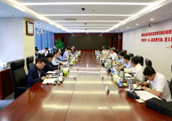 錢智民會見鞍鋼集團董事長、黨委書記譚成旭
