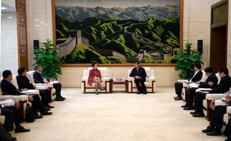 陳飛虎會見江西省委常委、副省長吳忠瓊