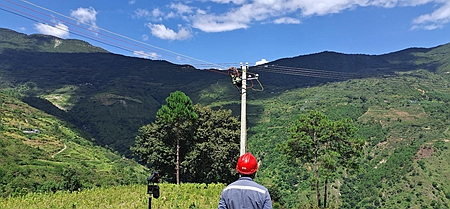 鳳慶供電局新華供電所供電火力全開，助力當(dāng)?shù)乜緹煯a(chǎn)業(yè) 穩(wěn)定發(fā)展