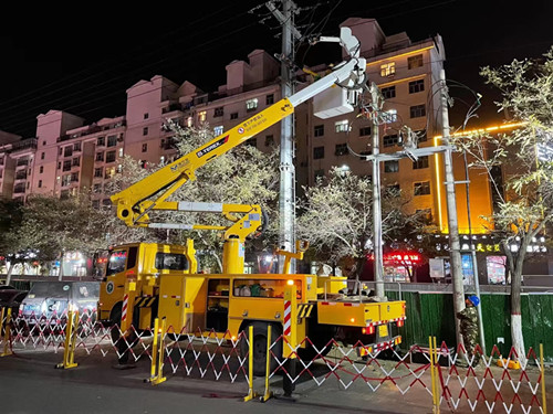 烏海電業(yè)局配電帶電作業(yè)處：堅(jiān)守蒙電責(zé)任，勇戰(zhàn)寒潮