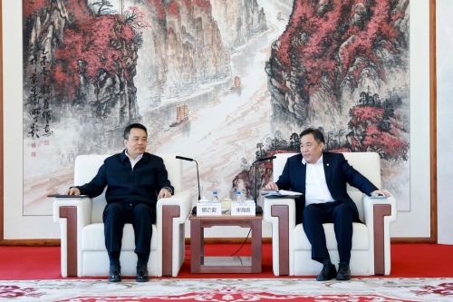 宋海良孫洪水與哈電集團董事長曹志安、總經(jīng)理吳偉章會談