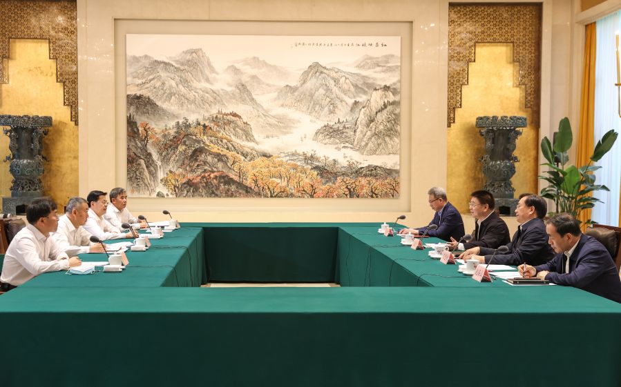 雷鳴山、韓君拜會湖北省委書記王蒙徽、省長王忠林