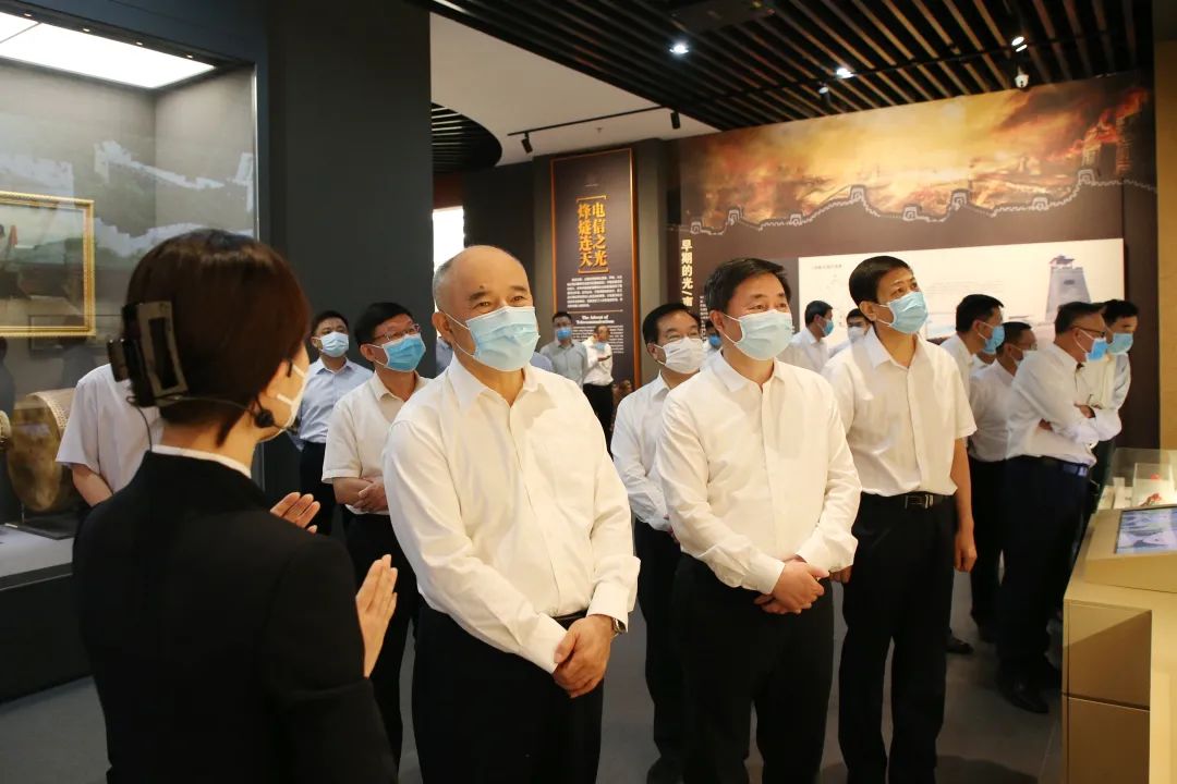 周國平會見中國電信集團黨組書記、董事長柯瑞文