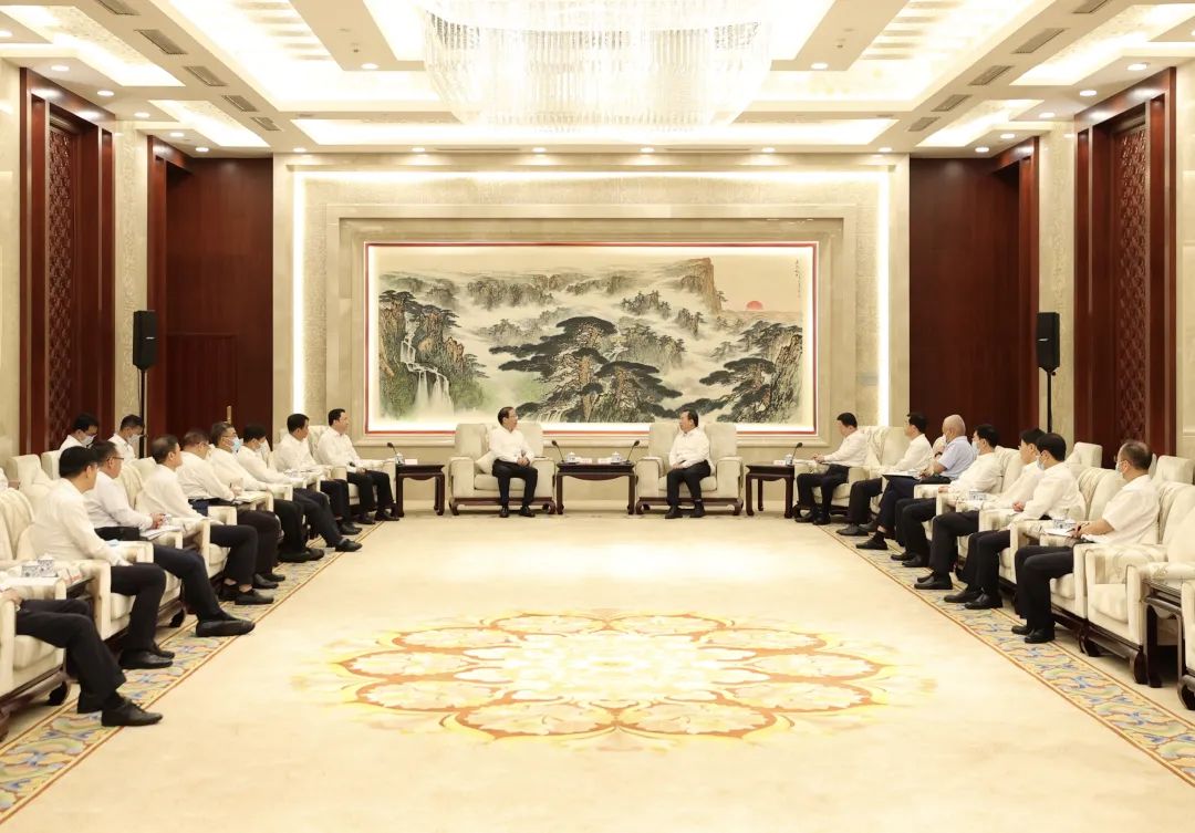 辛保安與山東省委書(shū)記李干杰、省長(zhǎng)周乃翔會(huì)談