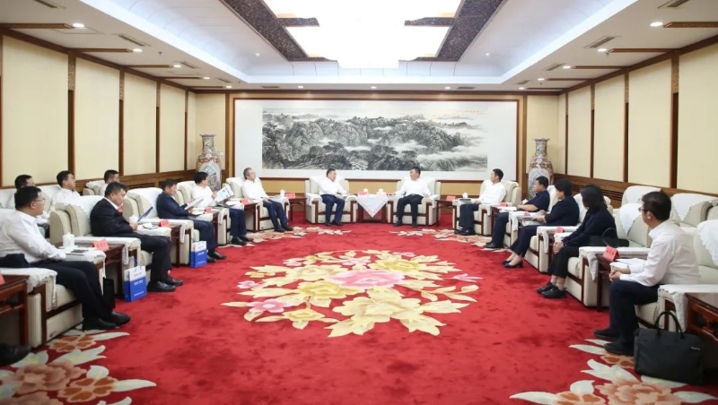 宋海良與內(nèi)蒙古自治區(qū)黨委常委、呼和浩特市委書記包鋼座談