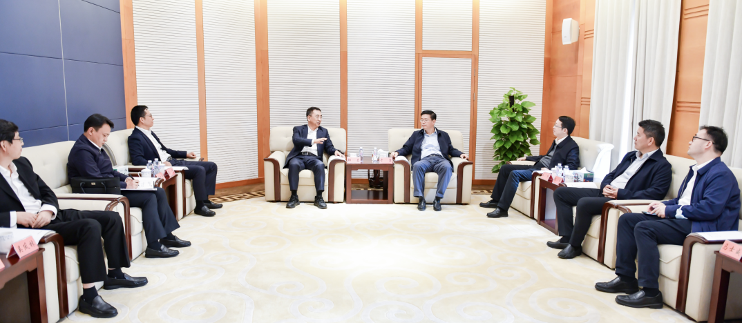 鄒磊會見上海市靜安區(qū)委書記于勇、區(qū)長王華