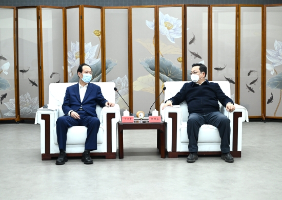 丁焰章與雄安新區(qū)黨工委書(shū)記、管委會(huì)主任張國(guó)華會(huì)談