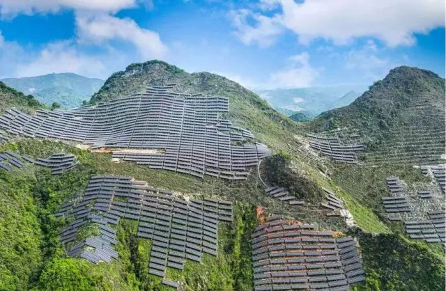 全國首例！吉電股份“大容量、高坡度”集中式山地光伏項目并網(wǎng)