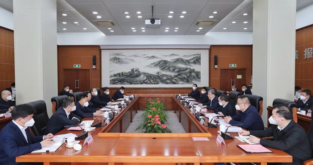 中核集團(tuán)黨組書記、董事長余劍鋒與遼寧省委書記郝鵬、省長李樂成會(huì)談