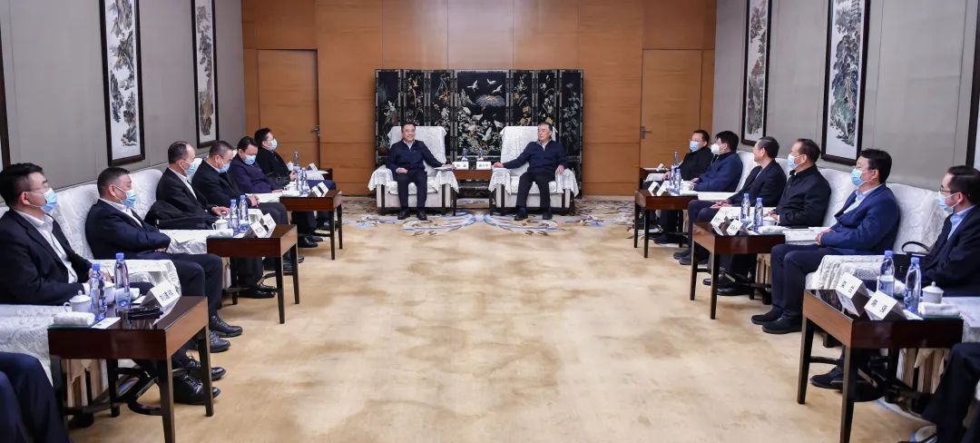 大唐集團黨組書記、董事長鄒磊與陜投集團董事長袁小寧、總經(jīng)理趙軍會談
