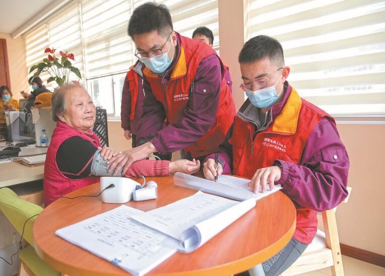國家電網上海電力明燈(嘉定心橋)共產黨員服務隊賡續(xù)雷鋒精神 架起為民服務橋梁