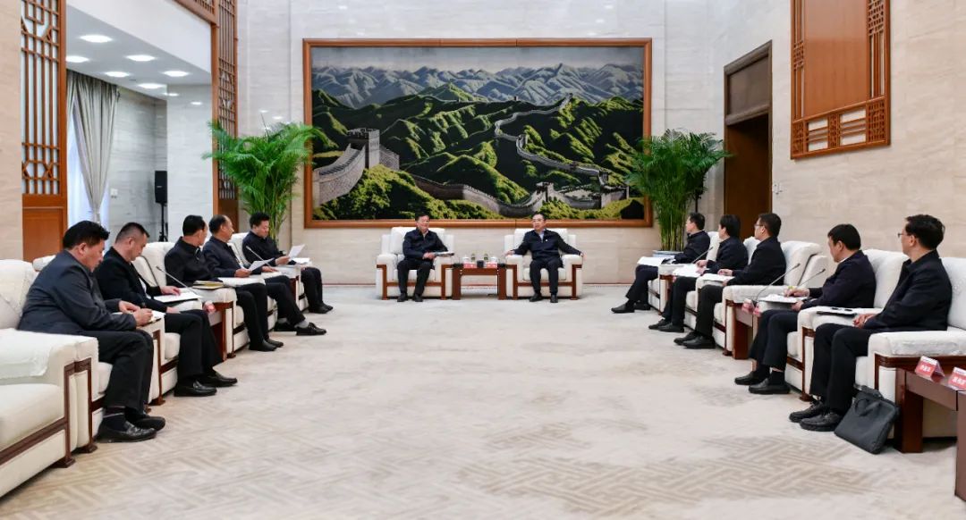 大唐集團黨組書記、董事長鄒磊與青海省海南州委書記呂剛、州長尕瑪朋措會談