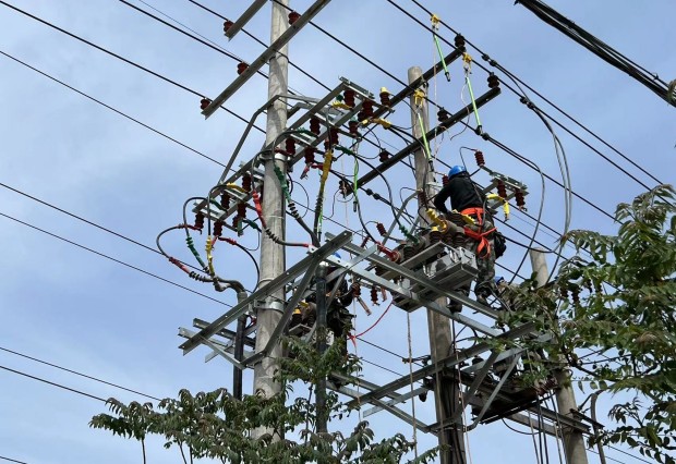六五四供電公司奮戰(zhàn)8小時，順利完成新線路投運