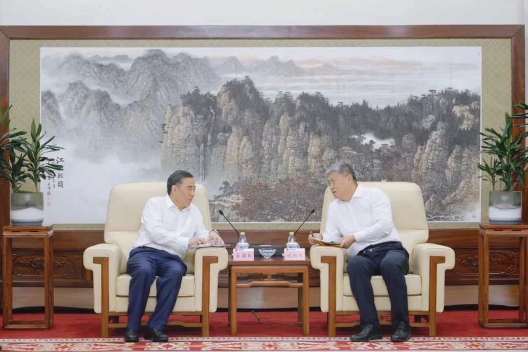中國(guó)能建黨委書記、董事長(zhǎng)宋海良與國(guó)家能源集團(tuán)黨組書記、董事長(zhǎng)劉國(guó)躍會(huì)談