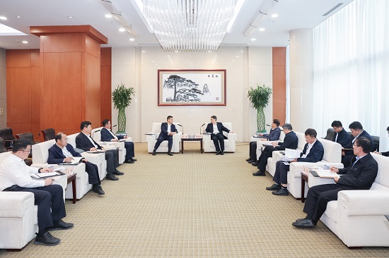 華能集團(tuán)黨組書記、董事長溫樞剛會見山東能源集團(tuán)董事長李偉