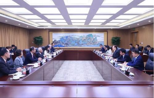 國家電網(wǎng)與香港中電集團(tuán)推動清潔能源開發(fā)利用、促進(jìn)新能源發(fā)展等方面深化合作