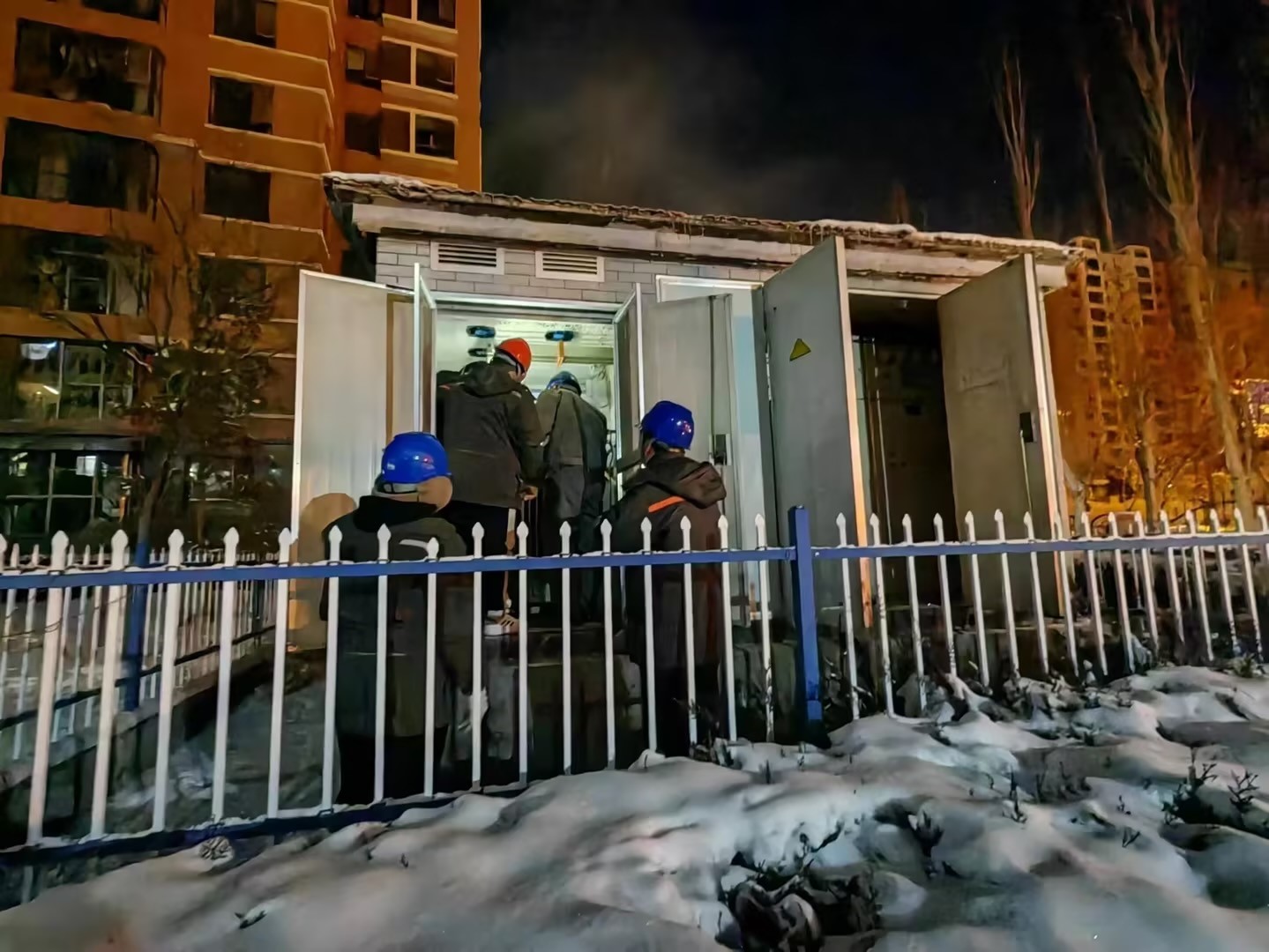 風雪來襲入冬寒，電力搶修送溫暖
