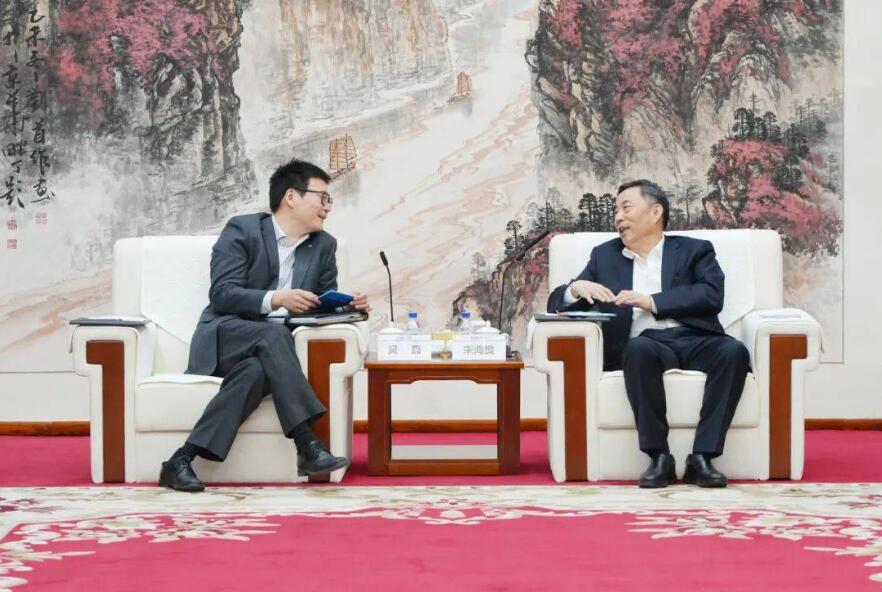 中國能建黨委書記、董事長宋海良與上海電氣集團黨委書記、董事長吳磊會談