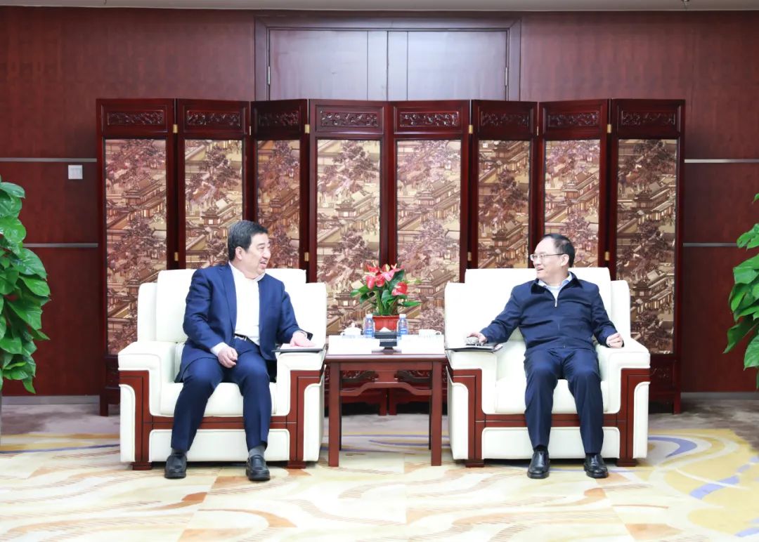 中國(guó)電氣裝備白忠泉董事長(zhǎng)、周群總經(jīng)理拜訪中鋁集團(tuán)董事長(zhǎng)段向東、總經(jīng)理王石磊