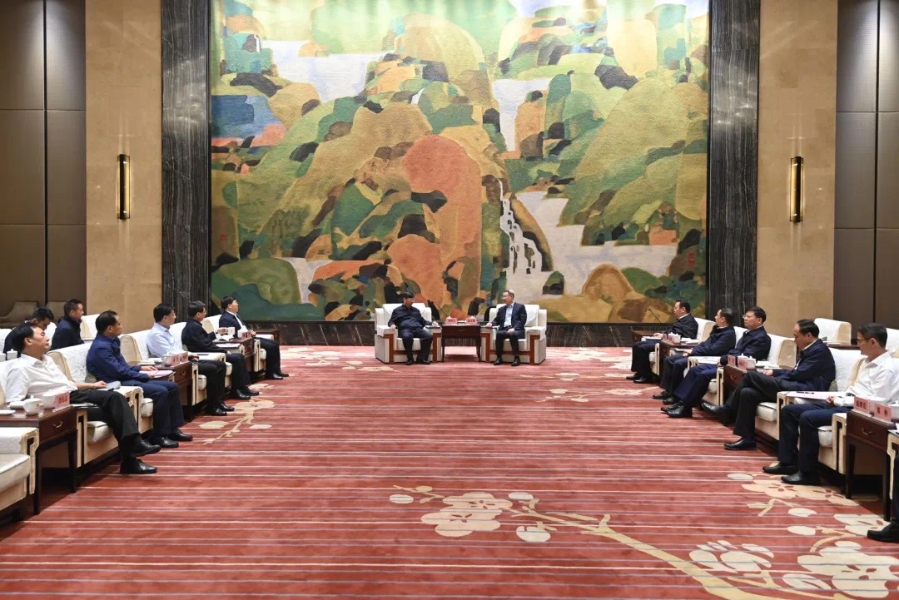 武漢市委書(shū)記郭元強(qiáng)、市長(zhǎng)程用文會(huì)見(jiàn)三峽集團(tuán)董事長(zhǎng)劉偉平一行