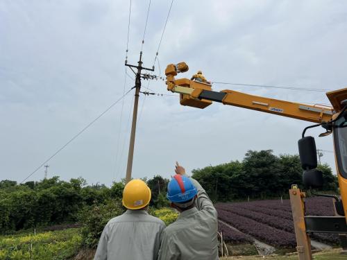 農(nóng)網(wǎng)線路改造完工，居民夏日用電不愁