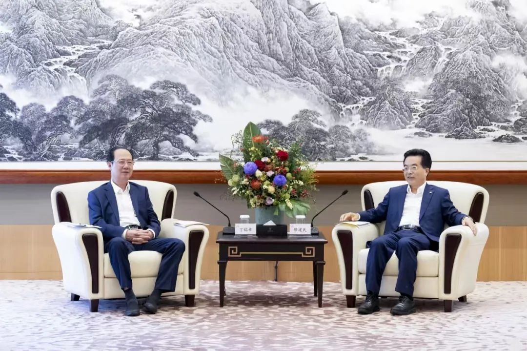 中國電建黨委書記、董事長丁焰章赴香港開展系列商務(wù)活動(dòng)并調(diào)研駐港項(xiàng)目