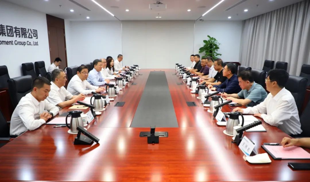 中國電氣裝備黨委書記、董事長李洪鳳會見陜西省人大常委會副主任、寶雞市委書記楊廣亭