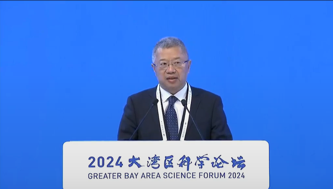 中國聯(lián)通總經(jīng)理簡勤：2030年，全球通用算力增長10倍，智算算力增長千倍
