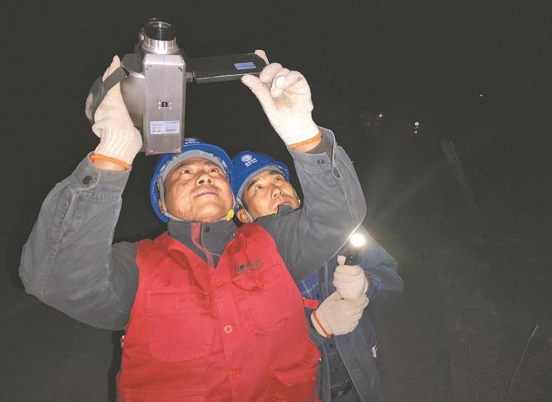 青海貴南縣：零下15攝氏度，冬夜巡檢保供電