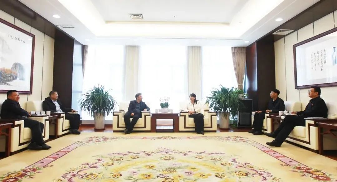 國家電投新疆公司與中國水電四局、中交集團(tuán)、運(yùn)達(dá)股份座談