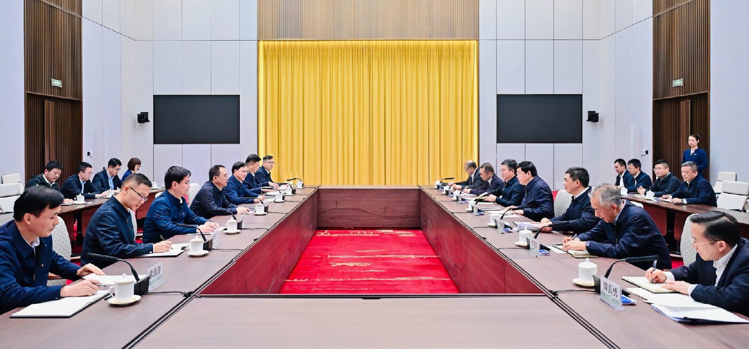 中國大唐集團(tuán)董事長鄒磊、總經(jīng)理張傳江與國家電網(wǎng)董事長張智剛、總經(jīng)理龐驍剛會談