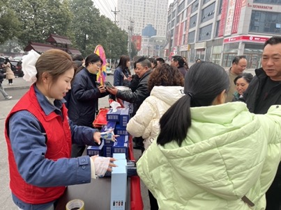 貴州遵義正安供電局：供電送祝福，情暖返鄉(xiāng)路